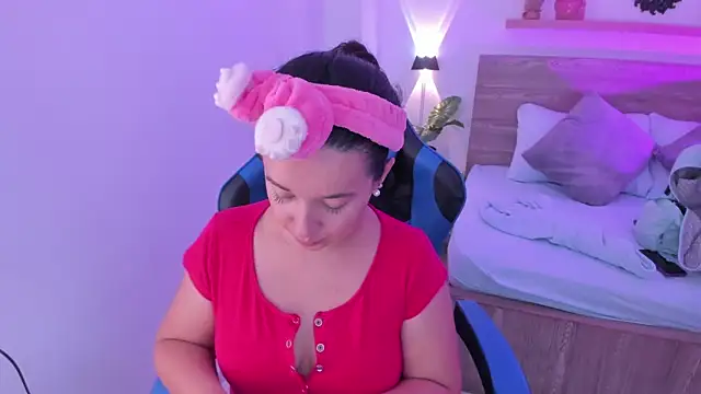 izaro22 online show from September 24, 2:15 am