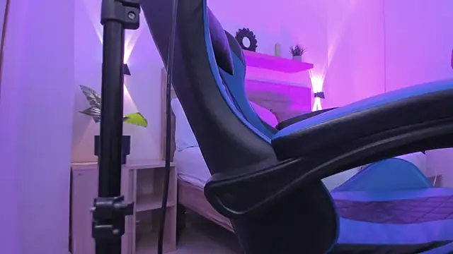 izaro22 online show from December 5, 12:47 pm