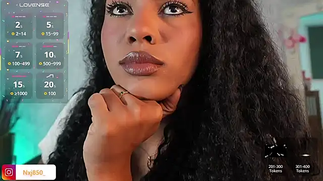 HOTBLACKANDWHITE2 online show from February 24, 9:57 pm