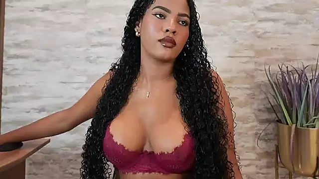 HOTBLACKANDWHITE2 online show from July 29, 4:21 am