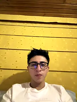 Snapshot of CamiRojas_boy chatting on September 28, 4:29 am CamiRojas boy online show from September 28, 4:29 am