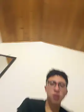 Snapshot of CamiRojas_boy chatting on October 11, 4:44 am CamiRojas boy online show from October 11, 4:44 am