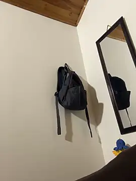 Snapshot of CamiRojas_boy chatting on October 18, 4:04 am CamiRojas boy online show from October 18, 4:04 am