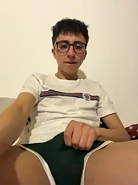 Snapshot of CamiRojas_boy chatting on October 29, 3:20 am CamiRojas boy online show from October 29, 3:20 am