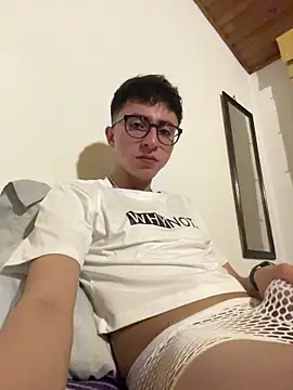 CamiRojas boy online show from May 10, 3:23 am