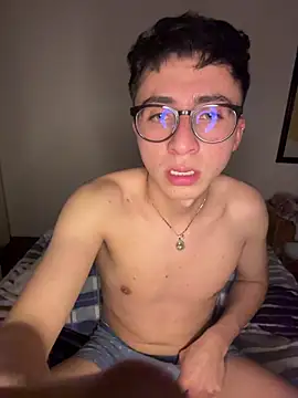CamiRojas boy online show from May 13, 3:26 am