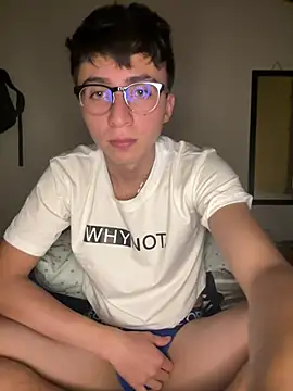 CamiRojas boy online show from August 6, 4:14 am