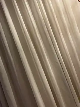 ElisabethDavis online show from February 7, 3:30 pm