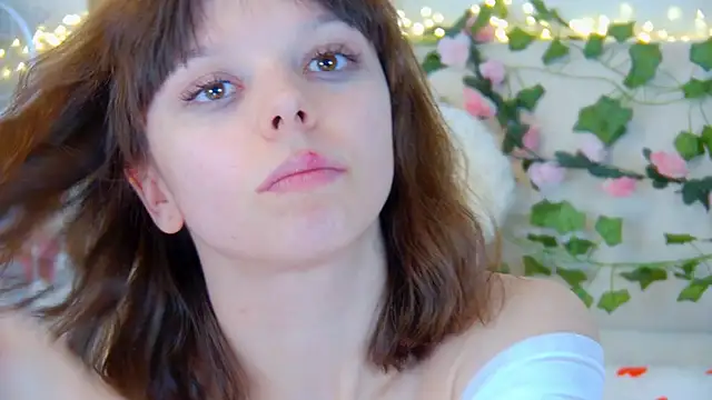ElisabethDavis online show from April 24, 4:42 pm