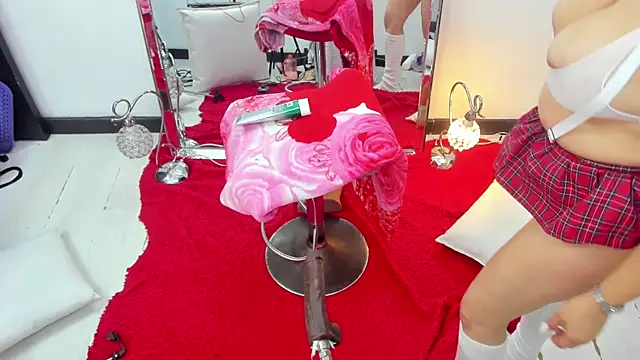 Snapshot of Angie_Will chatting on June 5, 9:53 pm Angie Will online show from June 5, 9:53 pm