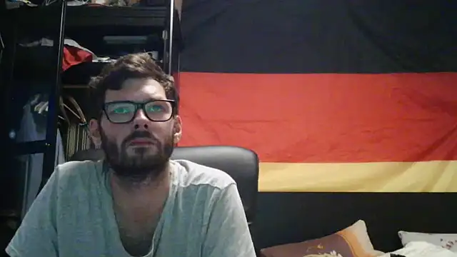 Snapshot of Die-geile-Sau chatting on June 27, 7:41 pm Die-geile-Sau online show from June 27, 7:41 pm