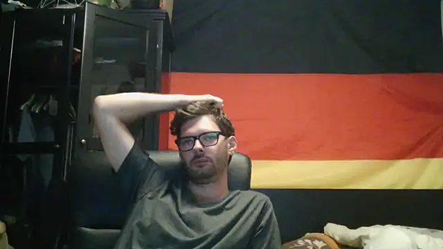 Snapshot of Die-geile-Sau chatting on July 4, 9:10 pm Die-geile-Sau online show from July 4, 9:10 pm