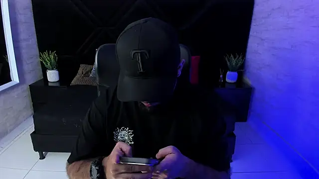 Snapshot of jhon_bear03 chatting on July 27, 11:28 am jhon bear03 online show from July 27, 11:28 am