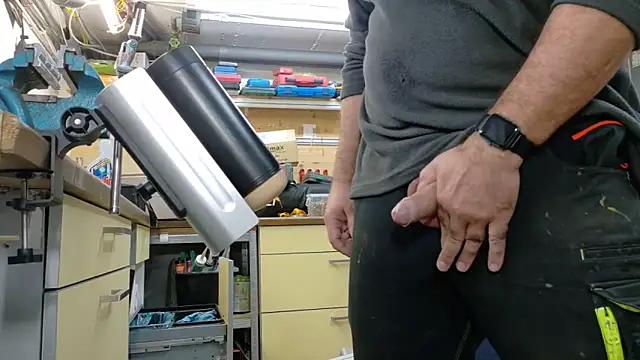 Snapshot of Nikeyone2 chatting on October 29, 9:33 am Nikeyone2 online show from October 29, 9:33 am