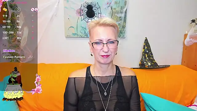 iamyourdream89 online show from October 31, 9:43 am