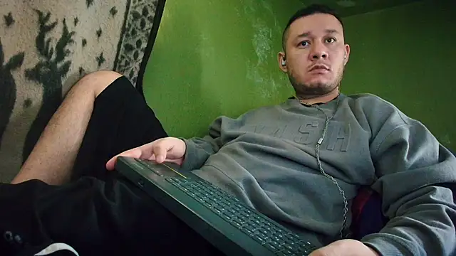 sweet cock28 online show from February 11, 3:40 pm