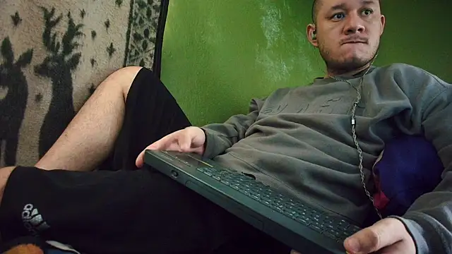 sweet cock28 online show from February 12, 3:27 pm