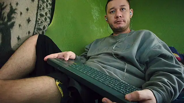 sweet cock28 online show from February 18, 3:32 pm