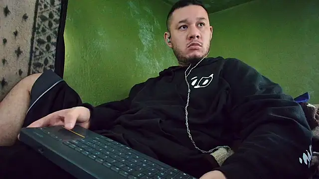 sweet cock28 online show from March 13, 3:50 pm