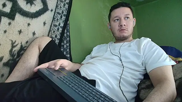 sweet cock28 online show from September 24, 3:37 pm