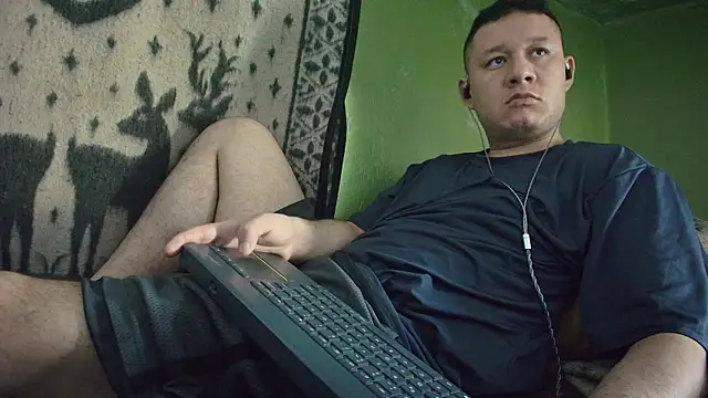 sweet cock28 online show from May 4, 3:19 pm