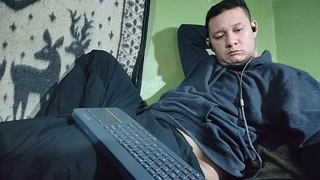 sweet cock28 online show from May 19, 1:56 am