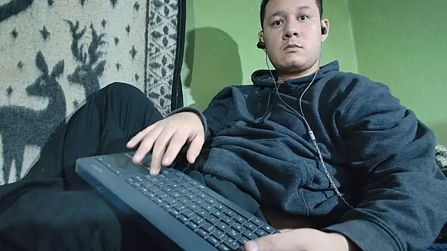 sweet cock28 online show from May 27, 1:57 am