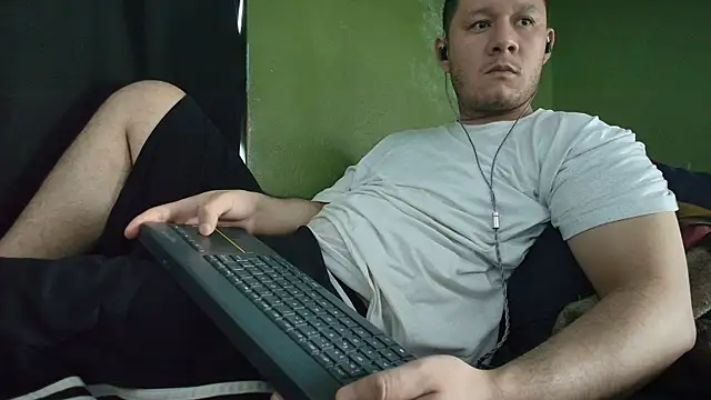 sweet cock28 online show from July 25, 3:42 pm