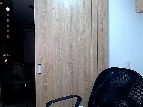 Danna Ross  online show from March 12, 8:15 pm