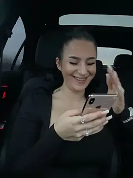 Mia-Bremer online show from February 26, 4:45 pm