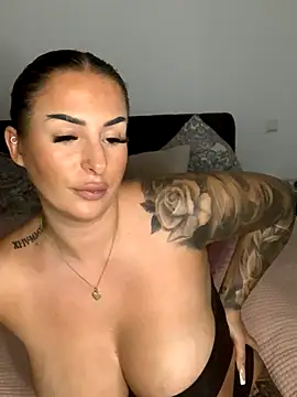 Mia-Bremer online show from September 13, 7:46 pm