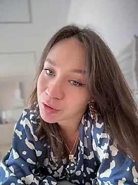 QuietNicole online show from March 11, 4:51 am