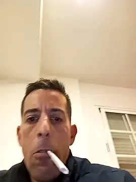 Snapshot of brutoxxx007 chatting on January 31, 5:51 am brutoxxx007 online show from January 31, 5:51 am