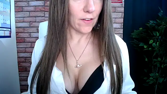 Snapshot of HarleyRebz chatting on December 15, 8:40 am HarleyRebz online show from December 15, 8:40 am