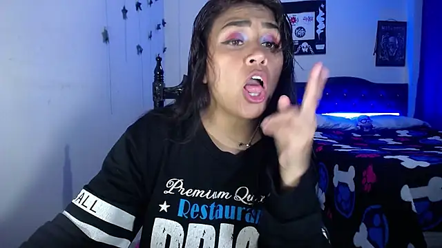 Snapshot of pinky_violeta chatting on January 6, 7:56 pm pinky violeta online show from January 6, 7:56 pm