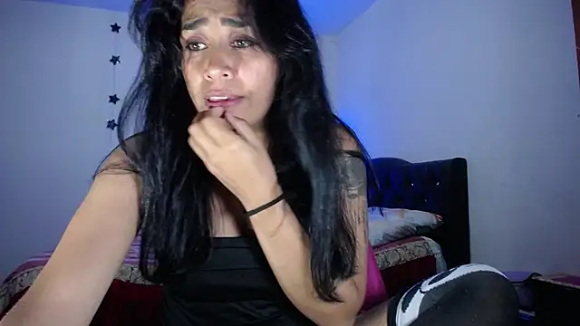 Snapshot of pinky_violeta chatting on January 25, 3:19 am pinky violeta online show from January 25, 3:19 am