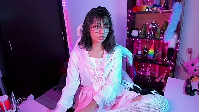 amber yull online show from January 3, 5:06 am