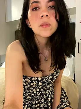 Snapshot of saori_10 chatting on December 9, 1:18 am saori 10 online show from December 9, 1:18 am