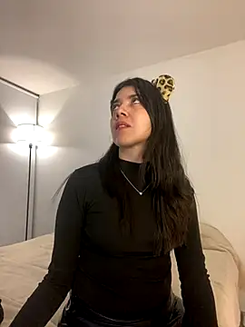 Snapshot of saori_10 chatting on October 19, 7:42 am saori 10 online show from October 19, 7:42 am