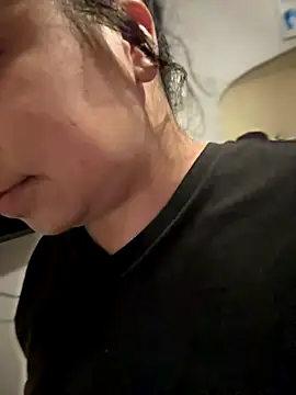 Snapshot of kimmiakiss22 chatting on November 7, 6:19 pm kimmiakiss22 online show from November 7, 6:19 pm