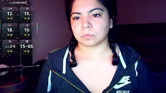 Snapshot of kimmiakiss22 chatting on December 4, 11:24 pm kimmiakiss22 online show from December 4, 11:24 pm