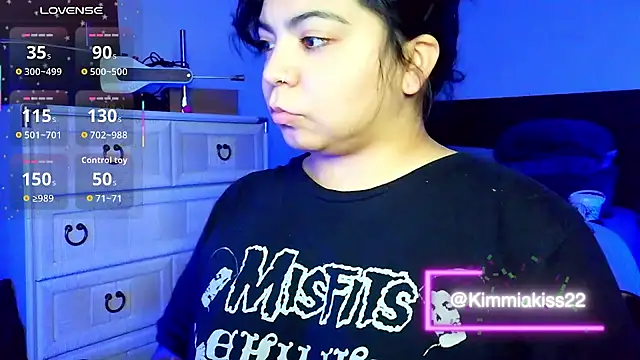 Snapshot of kimmiakiss22 chatting on December 15, 1:21 am kimmiakiss22 online show from December 15, 1:21 am