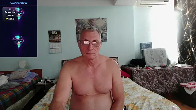 Snapshot of sexman181166 chatting on November 7, 6:24 am sexman181166 online show from November 7, 6:24 am