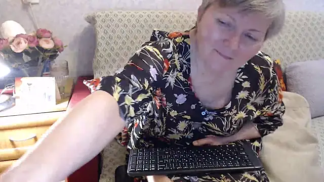 Snapshot of zarinafonliberman chatting on June 3, 6:02 pm zarinafonliberman online show from June 3, 6:02 pm