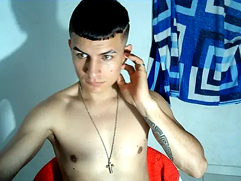 Snapshot of SHAT_SEX chatting on October 23, 5:23 pm SHAT SEX online show from October 23, 5:23 pm