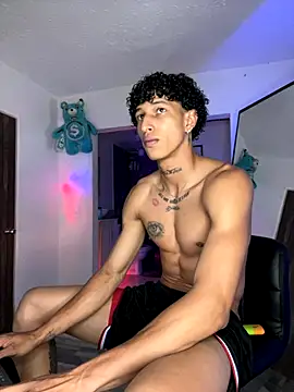 Snapshot of mike_casseano chatting on October 31, 2:01 am mike casseano online show from October 31, 2:01 am