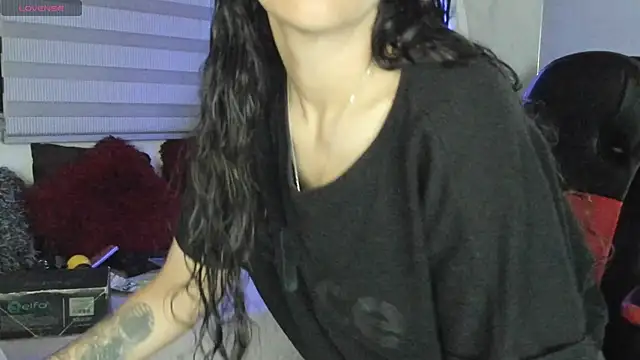 natasha logan  online show from May 3, 4:07 am