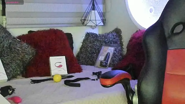 Snapshot of natasha_logan_ chatting on May 10, 4:06 am natasha logan online show from May 10, 4:06 am