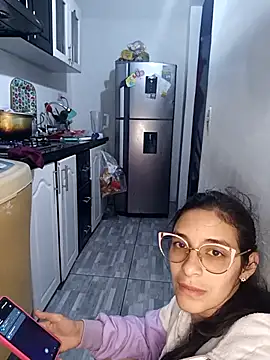 catire2323 online show from November 23, 1:05 am