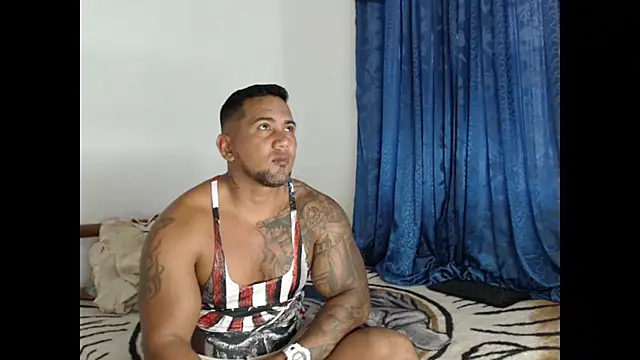 Snapshot of lover_1994 chatting on January 22, 6:20 pm lover 1994 online show from January 22, 6:20 pm